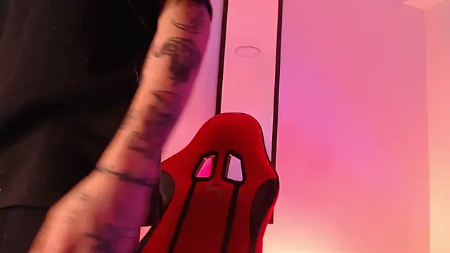 Anhonymus  online show from 10/04/25, 04:14