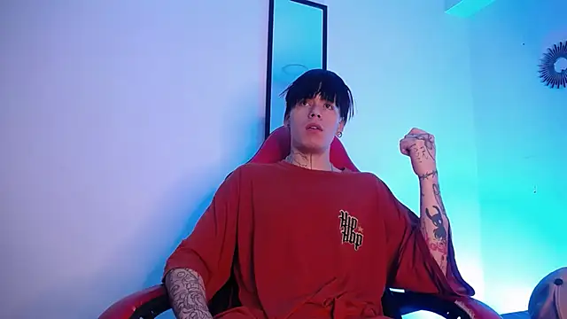 Anhonymus  online show from 11/11/25, 03:45