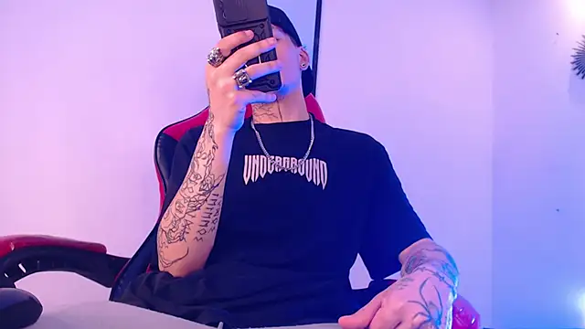 Anhonymus  online show from 09/28/25, 04:19