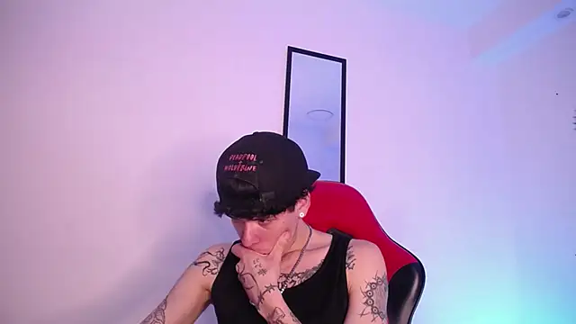 Anhonymus  online show from 11/05/25, 04:04