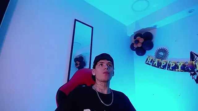 Anhonymus  online show from 10/22/25, 04:01