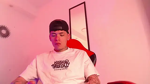 Anhonymus  online show from 09/15/25, 05:41