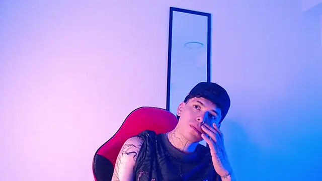 Anhonymus  online show from 09/20/25, 03:44