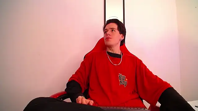 Anhonymus  online show from 12/17/25, 02:49