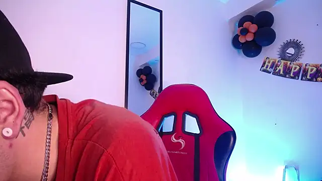 Anhonymus  online show from 10/24/25, 04:11