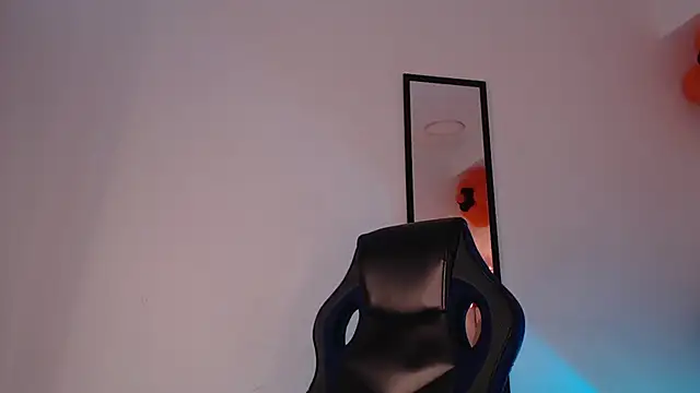 Anhonymus  online show from 10/31/25, 08:16