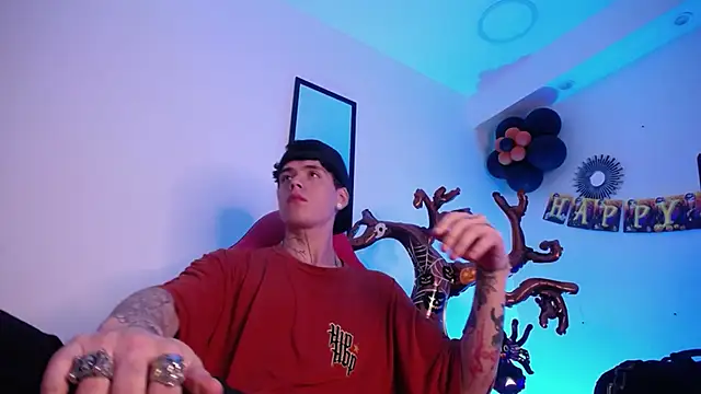 Anhonymus  online show from 10/27/25, 04:13