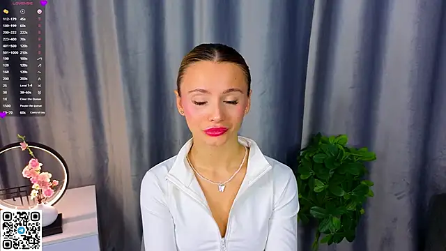 NaughtySeraphine online show from 03/04/26, 05:26