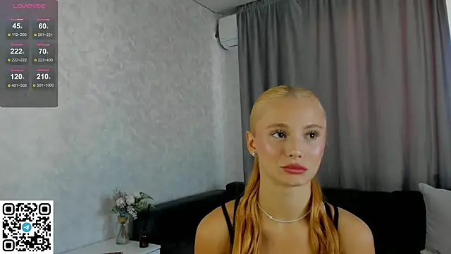 Snapshot of NaughtySeraphine chatting on 09/24/25, 06:31 NaughtySeraphine online show from 09/24/25, 06:31