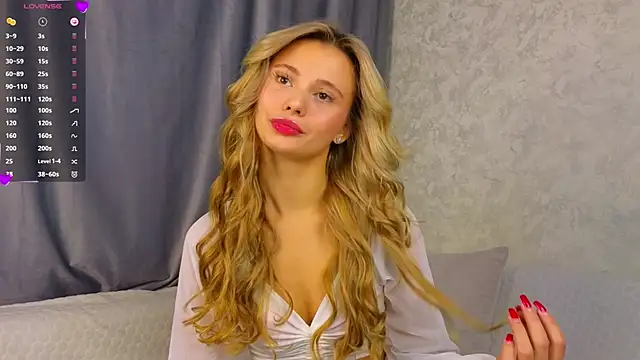 Snapshot of NaughtySeraphine chatting on 11/17/25, 06:06 NaughtySeraphine online show from 11/17/25, 06:06