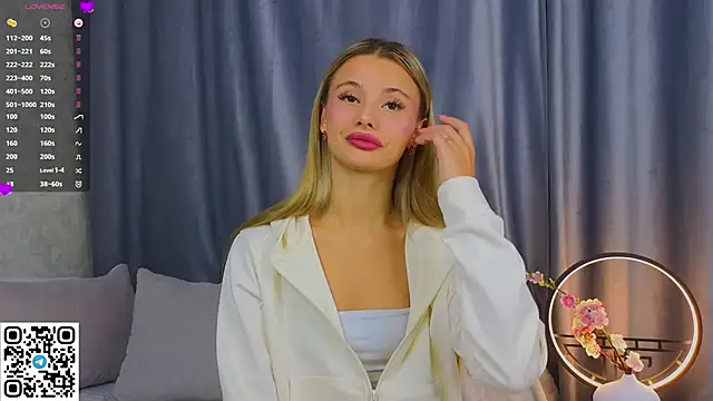 Snapshot of NaughtySeraphine chatting on 12/02/25, 06:15 NaughtySeraphine online show from 12/02/25, 06:15