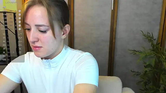 Alice Cire online show from 10/13/25, 02:46