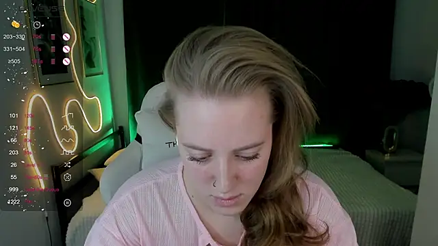 Alice Cire online show from 12/15/25, 02:23