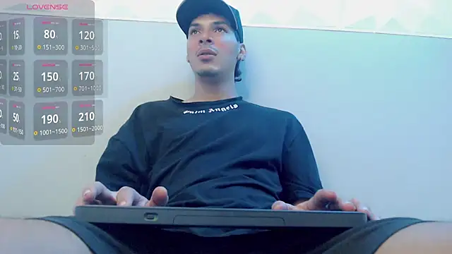 Snapshot of yankees_ chatting on 10/05/25, 01:13 yankees online show from 10/05/25, 01:13