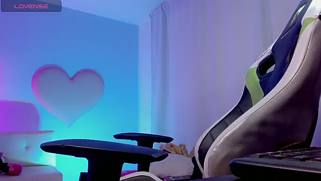 Snapshot of yankees_ chatting on 10/09/25, 04:18 yankees online show from 10/09/25, 04:18