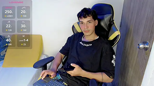 Snapshot of yankees_ chatting on 09/23/25, 05:03 yankees online show from 09/23/25, 05:03