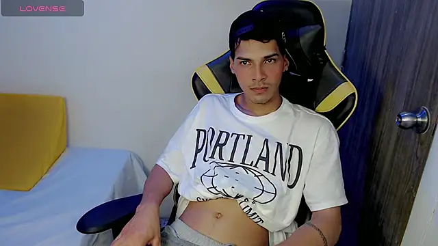 Snapshot of yankees_ chatting on 10/01/25, 03:44 yankees online show from 10/01/25, 03:44