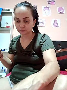 Snapshot of Amanda39 chatting on 02/08/26, 12:58 Amanda39 online show from 02/08/26, 12:58