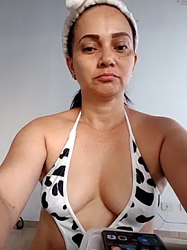 Snapshot of Amanda39 chatting on 03/01/26, 11:43 Amanda39 online show from 03/01/26, 11:43