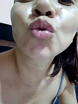 Snapshot of Amanda39 chatting on 02/14/26, 01:50 Amanda39 online show from 02/14/26, 01:50