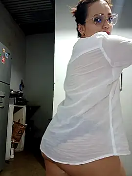 Snapshot of Amanda39 chatting on 01/11/26, 12:28 Amanda39 online show from 01/11/26, 12:28