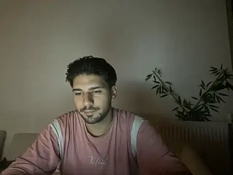 Maxhinelle online show from 10/02/25, 04:32