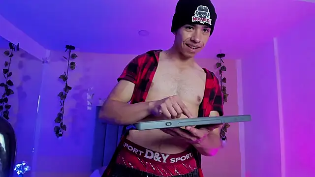 Muscle Scott online show from 11/06/25, 01:04