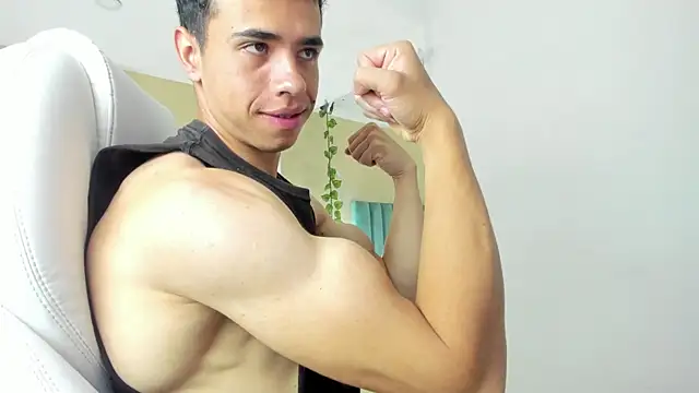 Muscle Scott online show from 09/23/25, 12:12