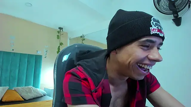 Muscle Scott online show from 12/01/25, 12:39