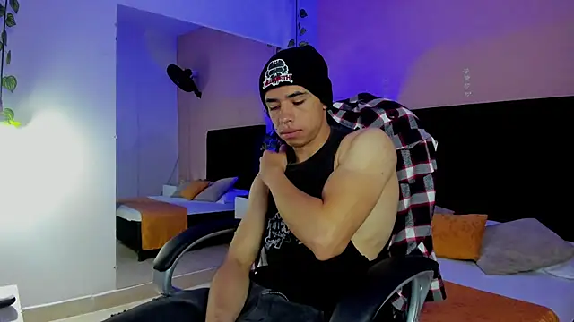 Muscle Scott online show from 11/30/25, 02:29