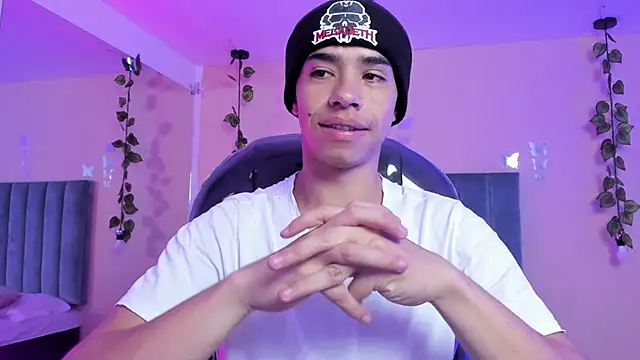 Muscle Scott online show from 11/18/25, 01:03