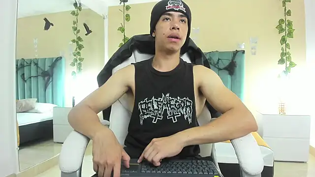 Muscle Scott online show from 10/30/25, 12:25