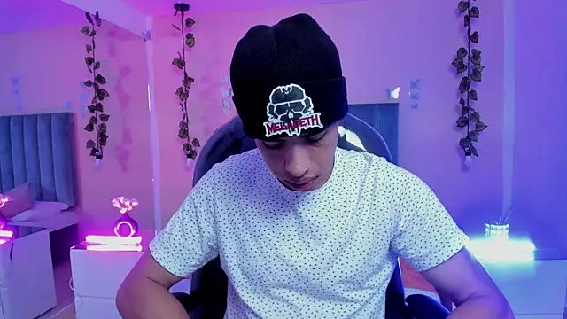 Muscle Scott online show from 11/05/25, 12:41