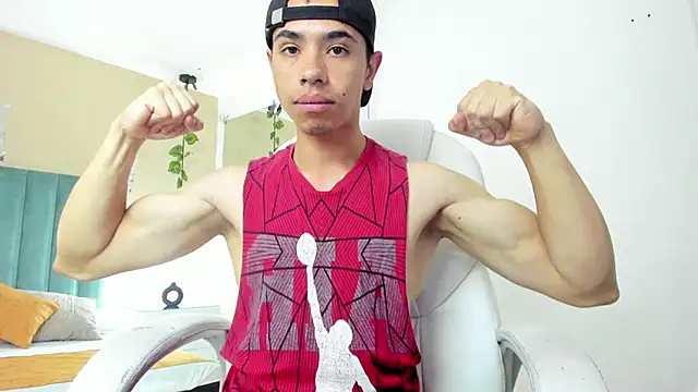 Muscle Scott online show from 09/26/25, 12:12