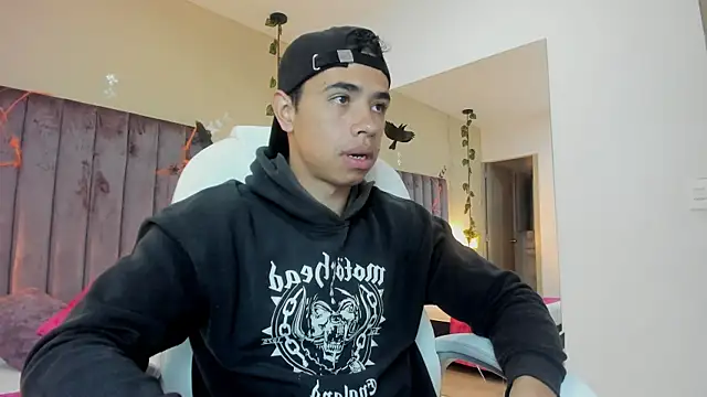 Muscle Scott online show from 10/07/25, 12:17