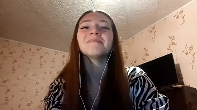 Sophiecuttie online show from 09/17/25, 01:24