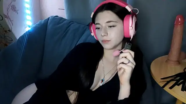 Sophiecuttie online show from 10/29/25, 03:22