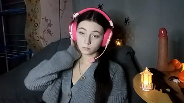 Sophiecuttie online show from 11/02/25, 03:17