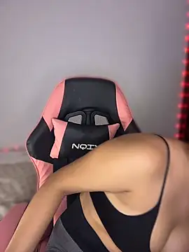 Dakota-Lona online show from 04/08/26, 09:38