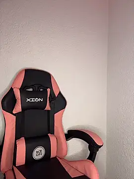 Dakota-Lona online show from 03/19/26, 09:37