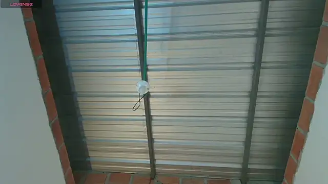 Snapshot of Abril1_gh chatting on 12/15/25, 11:16 Abril1 gh online show from 12/15/25, 11:16