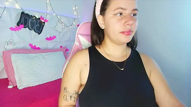 Snapshot of Abril1_gh chatting on 10/17/25, 09:45 Abril1 gh online show from 10/17/25, 09:45