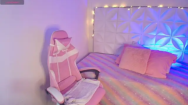 Snapshot of Abril1_gh chatting on 11/19/25, 10:15 Abril1 gh online show from 11/19/25, 10:15