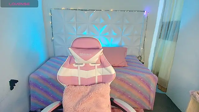 Snapshot of Abril1_gh chatting on 11/12/25, 11:36 Abril1 gh online show from 11/12/25, 11:36