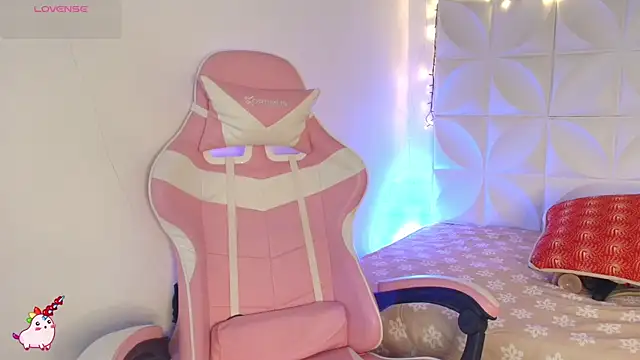 Snapshot of Abril1_gh chatting on 12/17/25, 09:09 Abril1 gh online show from 12/17/25, 09:09