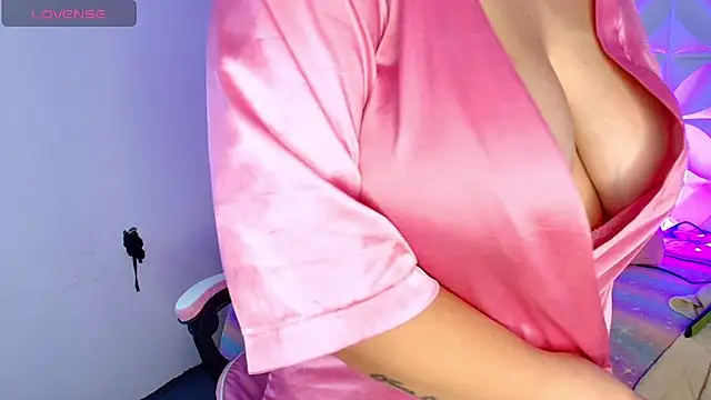 Snapshot of Abril1_gh chatting on 11/08/25, 09:24 Abril1 gh online show from 11/08/25, 09:24