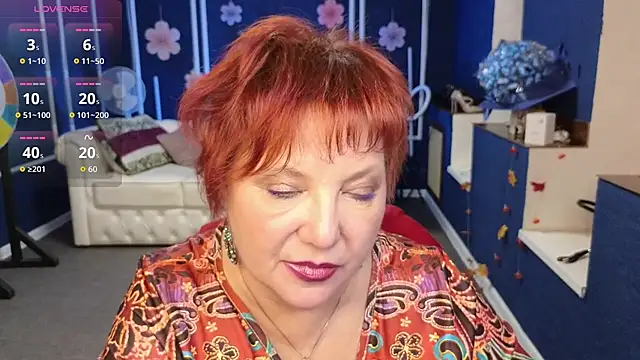 Kira Kenett online show from 11/17/25, 05:06