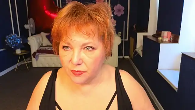 Kira Kenett online show from 05/18/26, 04:40