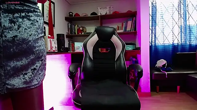 GretaVoss  online show from 10/28/25, 07:02