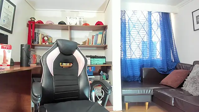 GretaVoss  online show from 10/16/25, 07:33